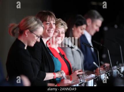 (Von links nach rechts) Rebecca Long-Bailey, Jess Phillips, Emily Thornberry, Lisa Nandy und Keir Starmer während der Führung der Labour-Partei husting im ACC Liverpool. Stockfoto