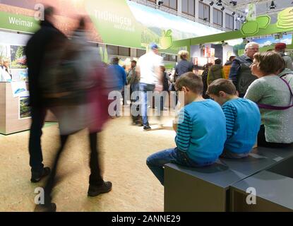 Berlin, Deutschland. 18 Jan, 2020. Menschen besuchen die Grüne Woche am Tag des ersten Besucher. Quelle: Annette Riedl/dpa/Alamy leben Nachrichten Stockfoto