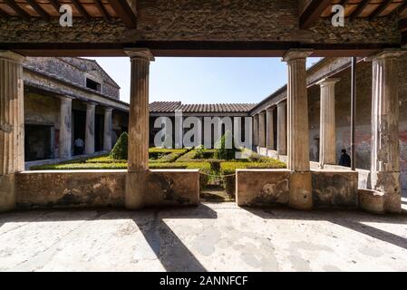 Pompei. Italien. Archäologische Stätte von Pompeji. Haus von Menander (Casa del Menandro), Peristyle (Garten). Regio I-10-4 Stockfoto