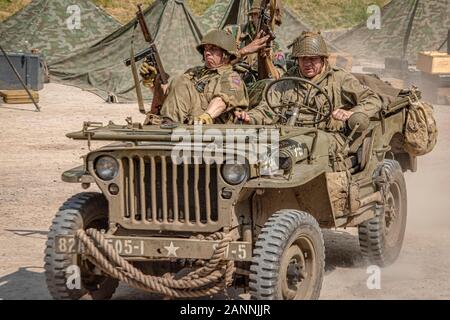 UK, Rothley - Juni 2018: Männer in Kriegszeiten Soldaten der US Army Uniform gekleidet Stockfoto