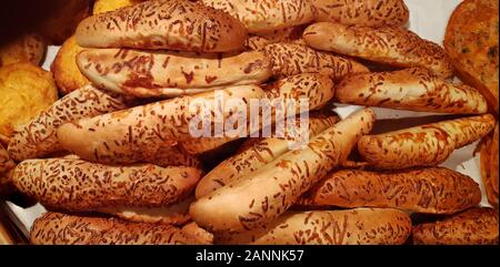 Frische rosige appetitliche Brötchen Nahaufnahme Stockfoto