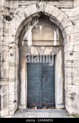 Bunte Istanbul Türen auf bunten Wand, Türkei. Stockfoto