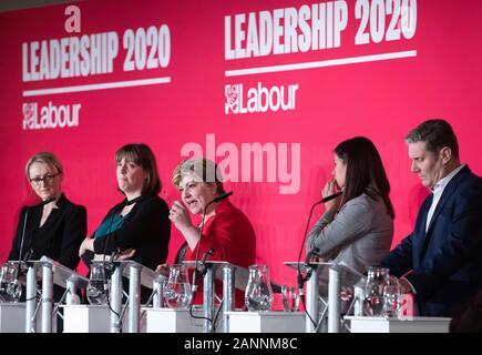 (Von links nach rechts) Rebecca Long-Bailey, Jess Phillips, Emily Thornberry, Lisa Nandy und Keir Starmer während der Führung der Labour-Partei husting im ACC Liverpool. Stockfoto