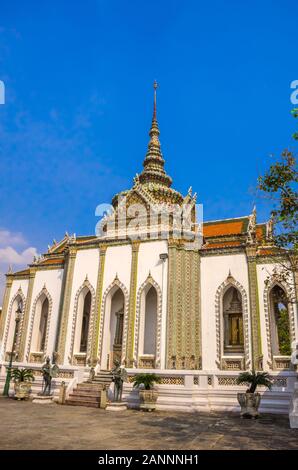 BANGKOK, THAILAND - 23 Dezember, 2018: Tempel des Smaragd-Buddha Wat Phra Kaew ist eines der bekanntesten Sehenswürdigkeiten in Bangkok und es wurde 1782 gebaut Stockfoto