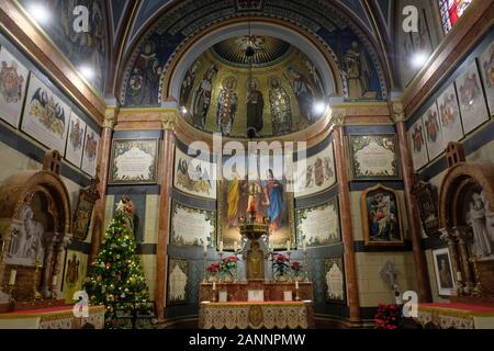 Weihnachtsbaum schmückt die Katholische Kirche Kirche der Heiligen Familie oder die Kapelle der Heiligen Familie im Österreichischen Hospiz ein Christian Guest House im Jahre 1854 durch den Erzbischof von Wien, in der Via Dolorosa Ost Jerusalem Israel gegründet wurde entfernt Stockfoto