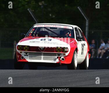 Lawrence Alexander, Alfa Romeo GTV, HSCC 70's Road Sport Meisterschaft, Produktion Sport und GT-Fahrzeuge, Rennen, Autorennen, Autos, HSCC Legenden der Marken hat Stockfoto