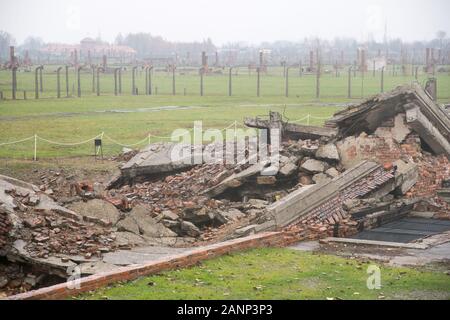 Ruinen der Gaskammer und Krematorium III in den nationalsozialistischen deutschen Konzentrationslager Auschwitz II Birkenau (Auschwitz II Birkenau Vernichtungslager) im NS-G Stockfoto