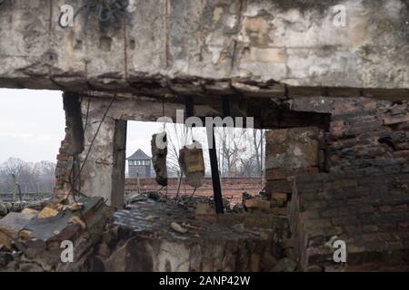 Ruinen der Gaskammer und Krematorium II in den nationalsozialistischen deutschen Konzentrationslager Auschwitz II Birkenau (Auschwitz II Birkenau Vernichtungslager) im nationalsozialistischen Ge Stockfoto