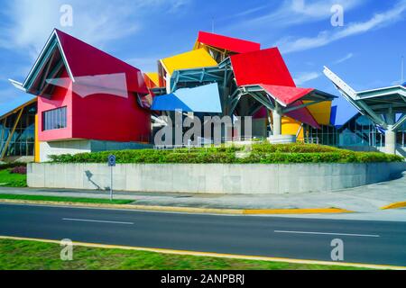 Das Museum der Artenvielfalt, Panama City, Panama, entworfen vom berühmten Architekten Frank Gehry, Stockfoto