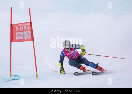 Der alpine Mannschafts-Skifahrer Jack Cunningham (17) tritt während des Herren-Giganten-Slaloms bei den Jugend-Olympischen Spielen in Lausanne 2020 am 13. Januar 2020 an Stockfoto