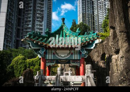 HongKong, China - November, 2019: Traditionelle chinesische Architektur in guten Wünschen, Garten, Wong Tai Sin Tempel in Hong Kong Stockfoto