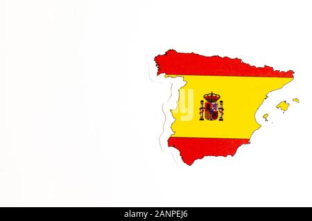 Los Angeles, Kalifornien, USA - 17. Januar 2020: Nationalflaggen Spaniens. Länderumriss auf weißem Hintergrund mit Kopierbereich. Politische Illustration Stockfoto