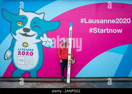 Team GB's Sam Bolton (17) beim Skisprungtraining bei den Jugend-Olympischen Spielen in Lausanne 2020 am 17. Januar 2020 bei den Les Tuffes in Frankreich. Stockfoto