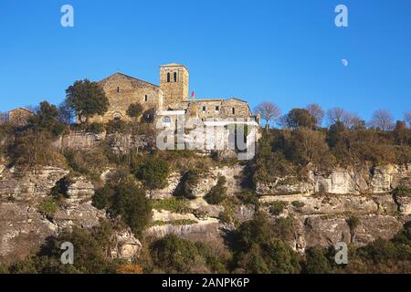 Außenansicht des 11. Jahrhundert im romanischen Stil Benediktinerkloster Sant Pere de Casserres, Katalonien Stockfoto