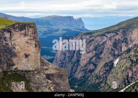 Langental Berg Tal. Langental. Naturpark Puez-Geisler. Die Grödner Dolomiten. Italienische Alpen. Europa Stockfoto