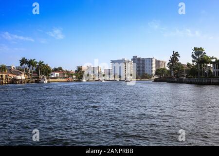 Hillsboro Inlet Wasserstraße vorangegangen zu Hillsboro Beach in Pompano Beach, Florida. Stockfoto