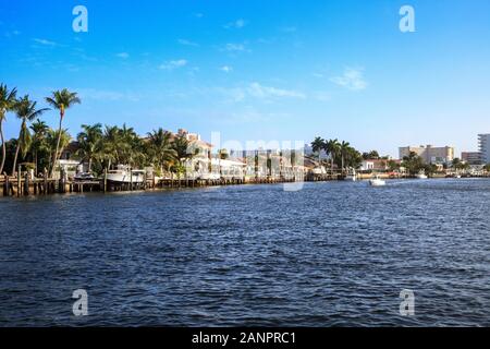 Hillsboro Inlet Wasserstraße vorangegangen zu Hillsboro Beach in Pompano Beach, Florida. Stockfoto
