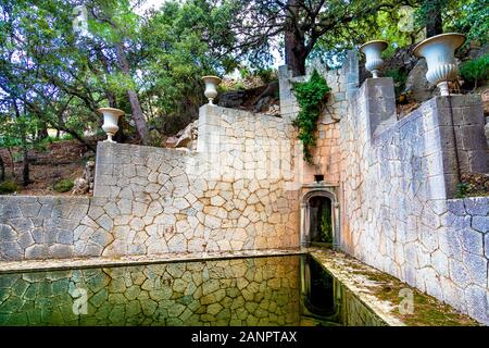 Wasserspiel im Kloster Miramar Byzantinischer Garten, Valldemossa, Mallorca, Spanien Stockfoto