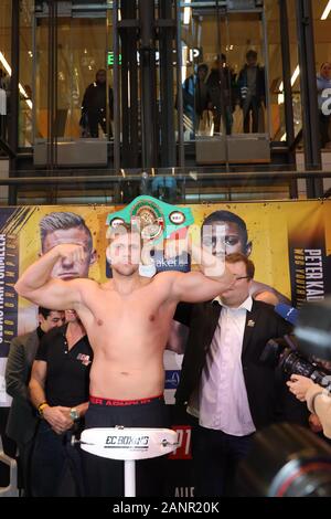 IBO und WBC Boxen Offizielles Wiegen in der Europa Passage in Hamburg am 17.01.2020 Stockfoto