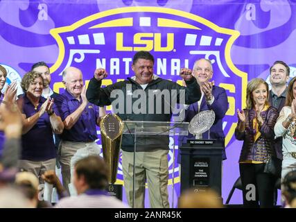 Baton Rouge, LA, USA. 18 Jan, 2020. LSU Head Coach ED Orgeron feiert während der LSU College Football nationale Meisterschaft Feier am Pete Maravich Assembly Center in Baton Rouge, LA. Jonathan Mailhes/CSM/Alamy leben Nachrichten Stockfoto