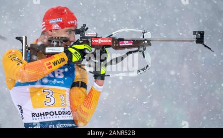 Ruhpolding, Deutschland. 18 Jan, 2020. Biathlon: Wm, Relais 4 x 7,5 km, Männer in die Chiemgau Arena. Arnd Peiffer Deutschland in Aktion. Credit: Sven Hoppe/dpa/Alamy leben Nachrichten Stockfoto