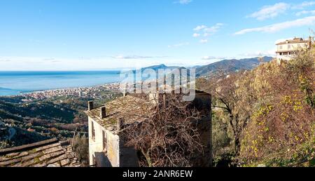 Blick auf die Bucht von Tigullio Chiavari Lavagna Cogorno, und Portofino - Ligurisches Meer - Italien Stockfoto