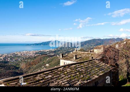 Blick auf die Bucht von Tigullio Chiavari Lavagna Cogorno, und Portofino - Ligurisches Meer - Italien Stockfoto