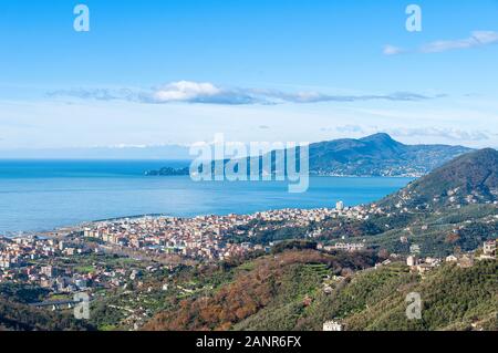 Blick auf die Bucht von Tigullio Chiavari Lavagna Cogorno, und Portofino - Ligurisches Meer - Italien Stockfoto