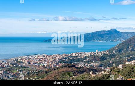 Blick auf die Bucht von Tigullio Chiavari Lavagna Cogorno, und Portofino - Ligurisches Meer - Italien Stockfoto