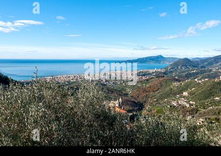 Blick auf die Bucht von Tigullio Chiavari Lavagna Cogorno, und Portofino - Ligurisches Meer - Italien Stockfoto