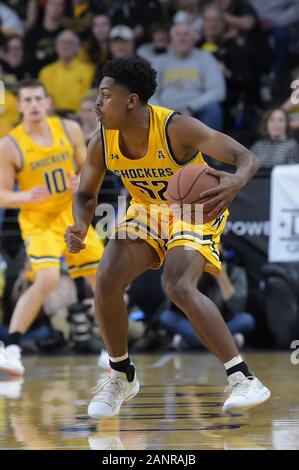 Wichita, Kansas, USA. 18 Jan, 2020. Wichita Zustand Shockers Schutz gewähren Sherfield (52) übernimmt die Kugel während der NCAA Basketball Spiel zwischen den Houston Cougars und die Wichita State Shockers an Charles Koch Arena in Wichita, Kansas. Kendall Shaw/CSM/Alamy leben Nachrichten Stockfoto