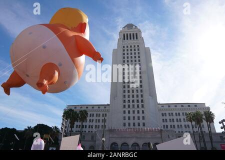 Los Angeles, Kalifornien USA 18. Januar 2020. March der Frauen Los Angeles 2020.Tausender Marsch vom Pershing Square zur Los Angeles Hall, L.A. Frau März Stockfoto