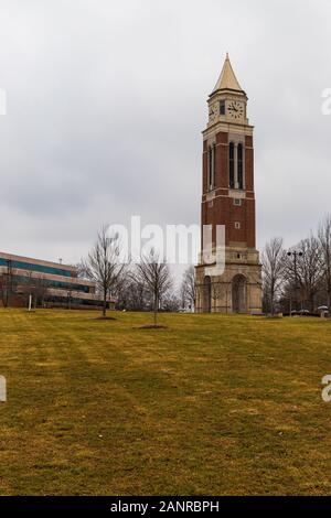 Rochester, MI/USA - Januar 3, 2020: Elliott Tower, Gehäuse ein Glockenspiel, auf dem Campus der Oakland University Stockfoto