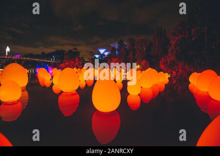 Die Gärten und der Bucht Licht Ausstellung in der Marina Bay, Singapore Stockfoto