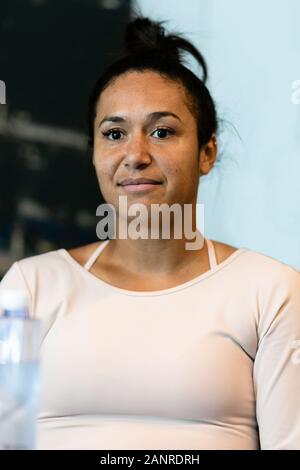 Melbourne, Australien. 19 Jan, 2020. Heather Watson aus Großbritannien spricht mit den Medien an der Australian Open 2020 Grand Slam Tennis Turnier in Melbourne, Australien. Frank Molter/Alamy leben Nachrichten Stockfoto