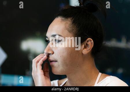 Melbourne, Australien. 19 Jan, 2020. Heather Watson aus Großbritannien spricht mit den Medien an der Australian Open 2020 Grand Slam Tennis Turnier in Melbourne, Australien. Frank Molter/Alamy leben Nachrichten Stockfoto