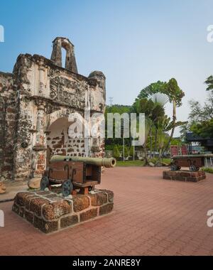 Überlebendes Tor des PORTUGIESISCHEN Forts A Famosa in Malakka, Malaysia Stockfoto