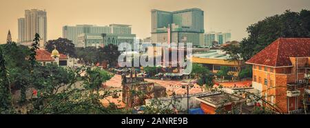 Blick auf Malakka City vom Gipfel des St. Paul's Hill, Malaysia, Skyline Panorama. Stockfoto