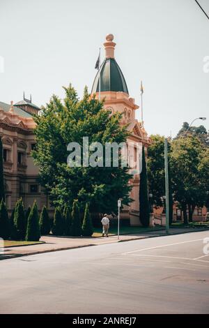 Launceston, Tasmanien - 3. Januar 2020: Albert Hall in Launceston an einem Sommermorgen. Stockfoto