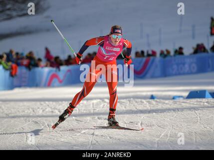 Le Chenit, Schweiz. 18 Jan, 2020. Molly Jefferies von Großbritannien konkurriert, während der sich die Frauen Qualifizierung von Langlauf Ereignis am 3. Winter Youth Olympic Games, Vallee de Joux Langlaufzentrum, Schweiz, 18.01.2020. Credit: Wang Qingqin/Xinhua/Alamy leben Nachrichten Stockfoto