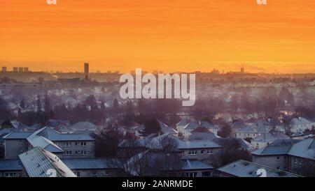 Glasgow, Schottland, Großbritannien, 19. Januar, 2020. UK Wetter: Kaltstart sah eine frühe Frost über das West End der Stadt. Gerard Fähre / alamy Leben Nachrichten Stockfoto