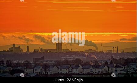 Glasgow, Schottland, Großbritannien, 19. Januar, 2020. UK Wetter: Kaltstart sah eine frühe Frost über das West End der Stadt. Gerard Fähre / alamy Leben Nachrichten Stockfoto