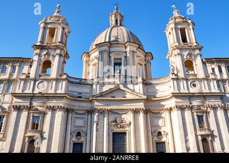 Die Kirche Sant'Agnese in Agone an der Piazza Navona in Rom, Italien Stockfoto