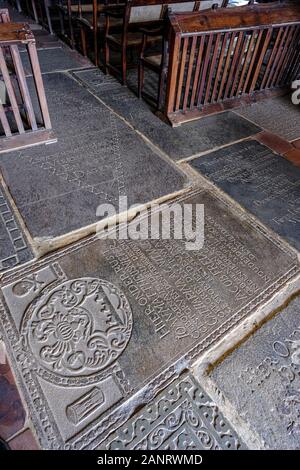 Galle, Sri Lanka - Januar 2020: Der Boden der Niederländisch-reformierten Kirche mit Grabsteinen alter niederländischer Friedhöfe im Galle-Fort am 14. Januar 2020 Stockfoto