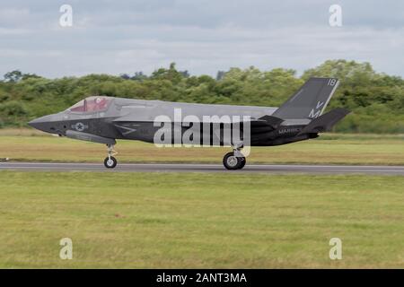 Lockheed Martin F-35 Lightning II auf einem taxiway an RAF Fairford, Gloustershire, Großbritannien. Für die RIAT 2016. Genommen 8. Juli 2016. Stockfoto