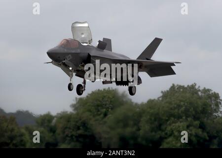 Lockheed Martin F-35 B in der Hover an RAF Fairford, Gloustershire, UK für die 2016 RIAT. Genommen 9. Juli 2016. Stockfoto