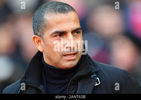Nottingham, UK. 19. Januar 2020. Nottingham Forest Manager, Sabri Lamouchi während der Sky Bet Championship Match zwischen Nottingham Forest und Luton Town an der Stadt Boden, Nottingham am Sonntag, den 19. Januar 2020. (Credit: Jon Hobley | MI Nachrichten) das Fotografieren dürfen nur für Zeitung und/oder Zeitschrift redaktionelle Zwecke verwendet werden, eine Lizenz für die gewerbliche Nutzung Kreditkarte erforderlich: MI Nachrichten & Sport/Alamy leben Nachrichten Stockfoto