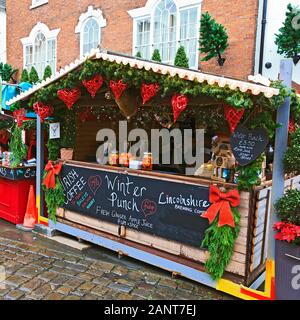 Marktstände auf Castle Hill Lincoln am Weihnachtsmarkt, Lincolnshire, Großbritannien Stockfoto