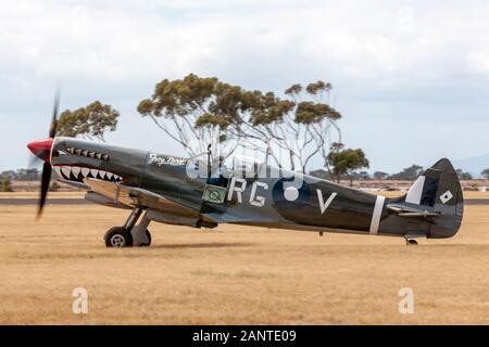 Supermarine Spitfire MK VIII VH-HET in der Royal Australian Air Force (RAAF) Markierungen durch die ihlienworth Aviation Museum betrieben. Stockfoto