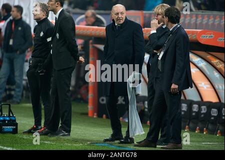 Mailand, Italien, 25. November 2012, 'G.' Meazza San Siro Stadion, Campionato di Calcio Seria A 2012/2013, AC Mailand - Juventus FC Juventus Turin: der Verwaltung, des Vizepräsidenten Pavel Nedved und dem Geschäftsführer Giuseppe Marotta im Bereich vor dem Spiel. Stockfoto